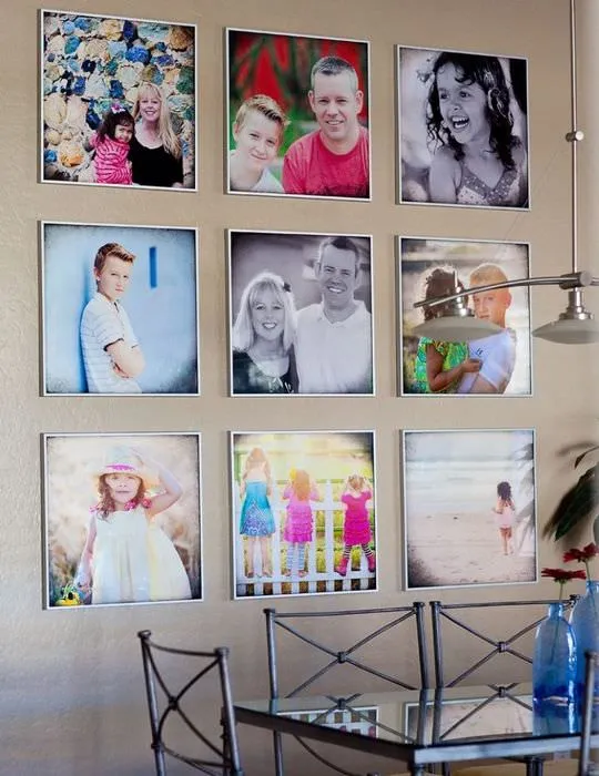 Украсьте стену кухни семейными фотографиями