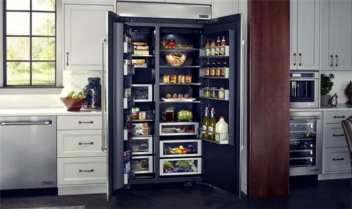 Холодильники, встроенные в кухонные гарнитуры