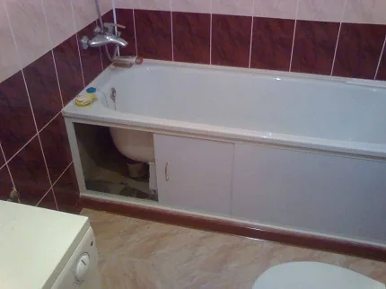 Раздвижная душевая шторка под ванной