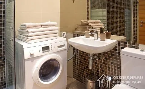 Если размеры помещения позволяют, в нем найдется достаточно места для достаточно большой стиральной машины.