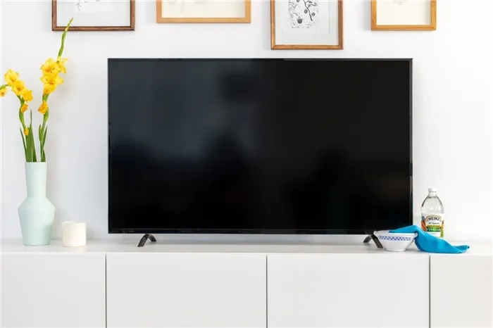 Как очистить экран телевизора с помощью уксуса