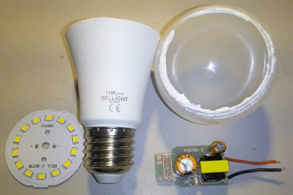Демонтаж светодиодных ламп с герметиком