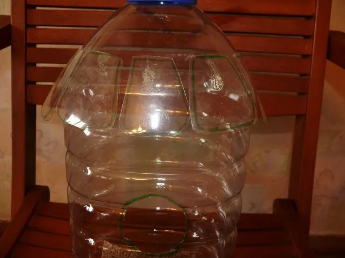Пластиковые бутылки, покрытые 