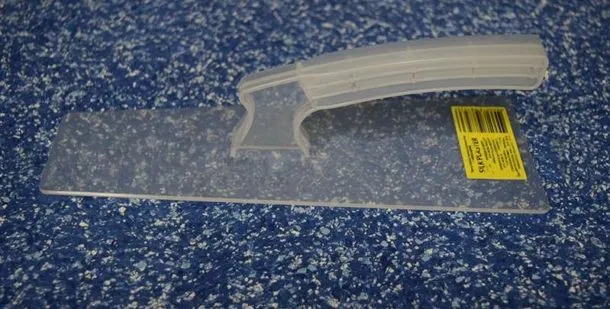 Прозрачный пластиковый шпатель