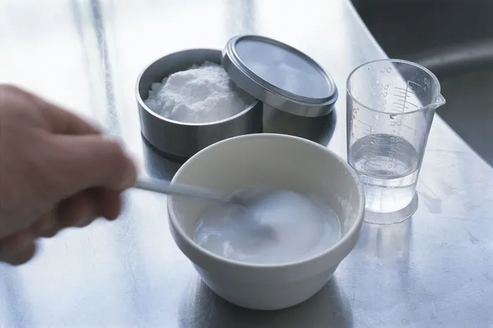 Разбавьте пищевую соду водой. /Фото: severdv.ru