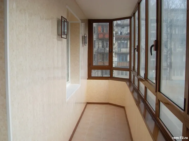 Панели ПВХ с обшивкой балкона