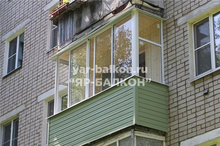 Остекление балкона длиной 3 м в алюминиевых профилях Rubbertechnika