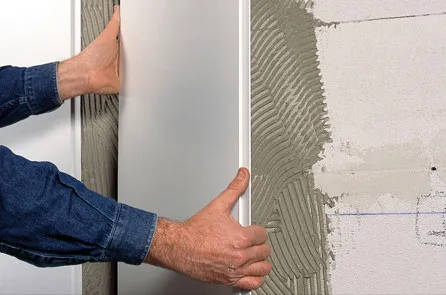Как прикрепить пластиковые панели к стене без обрешетки? Расслабьтесь!