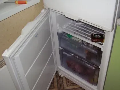 Подвесная дверца холодильника