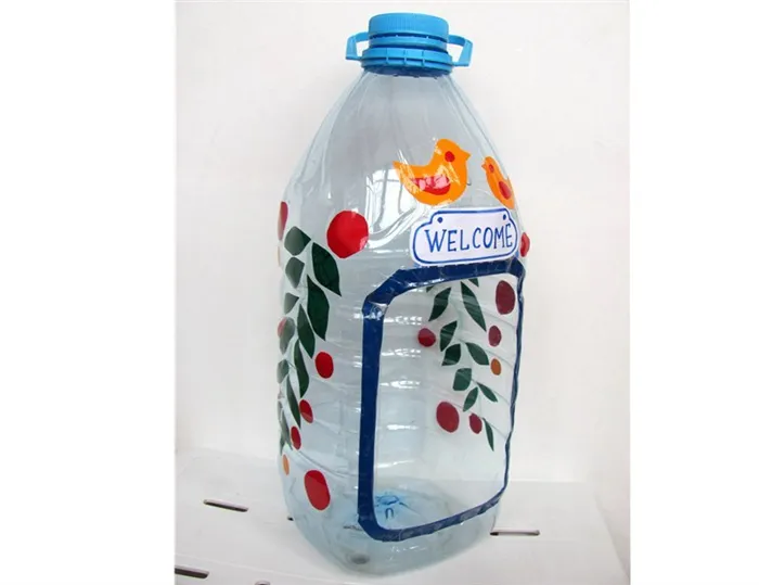 Как украсить самодельную кормушку для птиц из пластиковых бутылок?