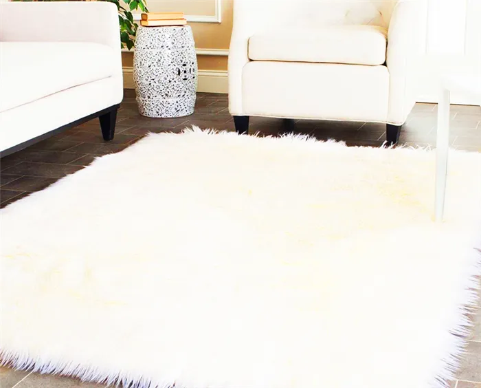 Пушистые ковры являются центром, на который опирается мебель и другие предметы обстановки.