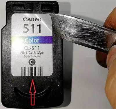 Где находится отверстие для переустановки кассеты Canon