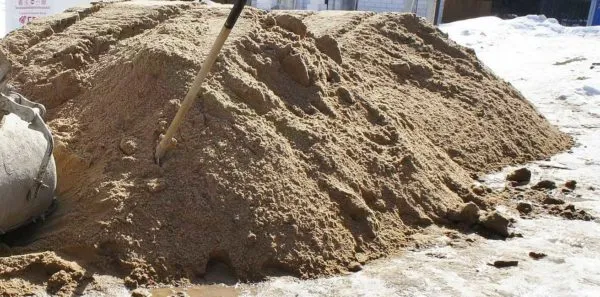 Тип песка, необходимого для пола: мытый речной, 2 части (не мелкий)